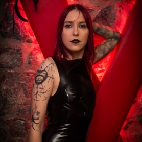Maitresse Nat - SM/BDSM à Lausanne