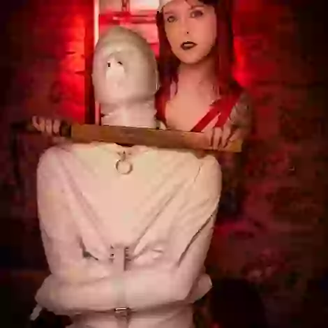 Maitresse Nat - SM/BDSM à Lausanne