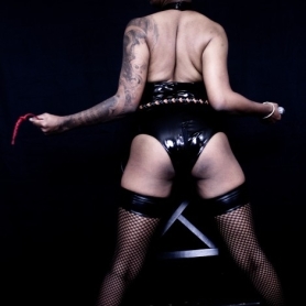 Maîtresse Tsù - SM/BDSM à Genève