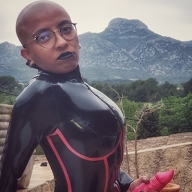 Maîtresse Tsù - SM/BDSM à Genève