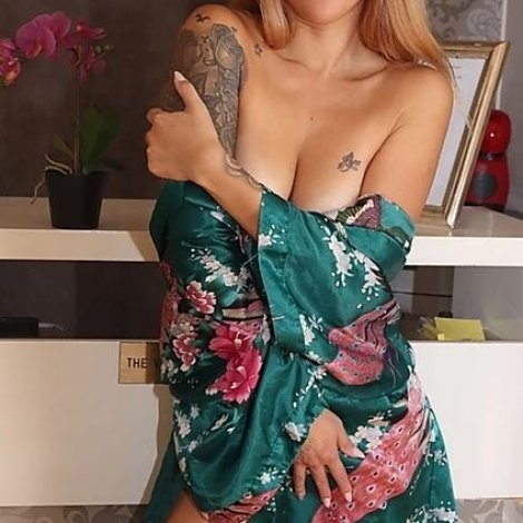 Masseuse Genève Youmi VIP